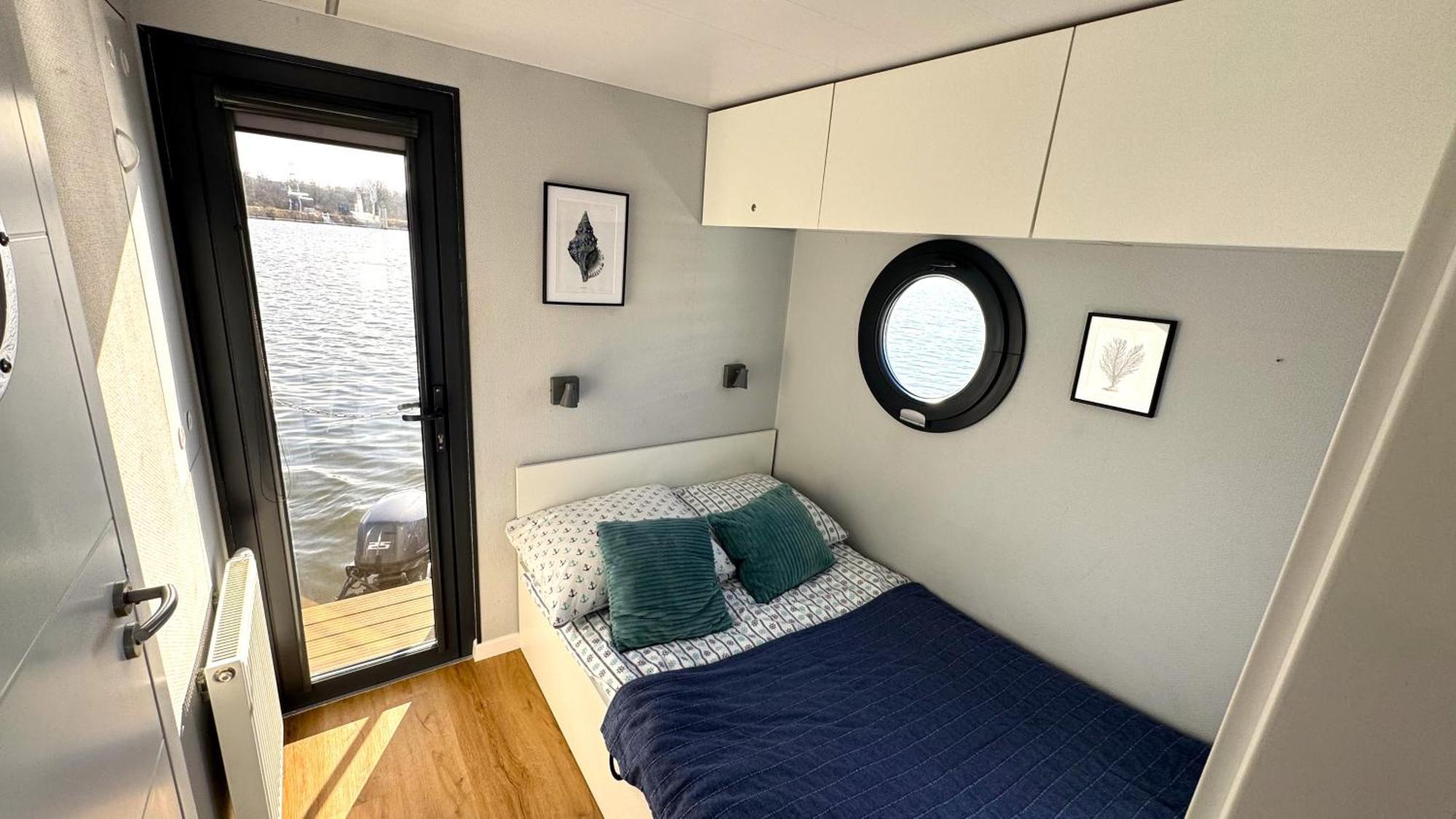 브로츠와프 Houseboat Water Boy Apartament Plywajacy Dom Na Wodzie Lodz 아파트 외부 사진