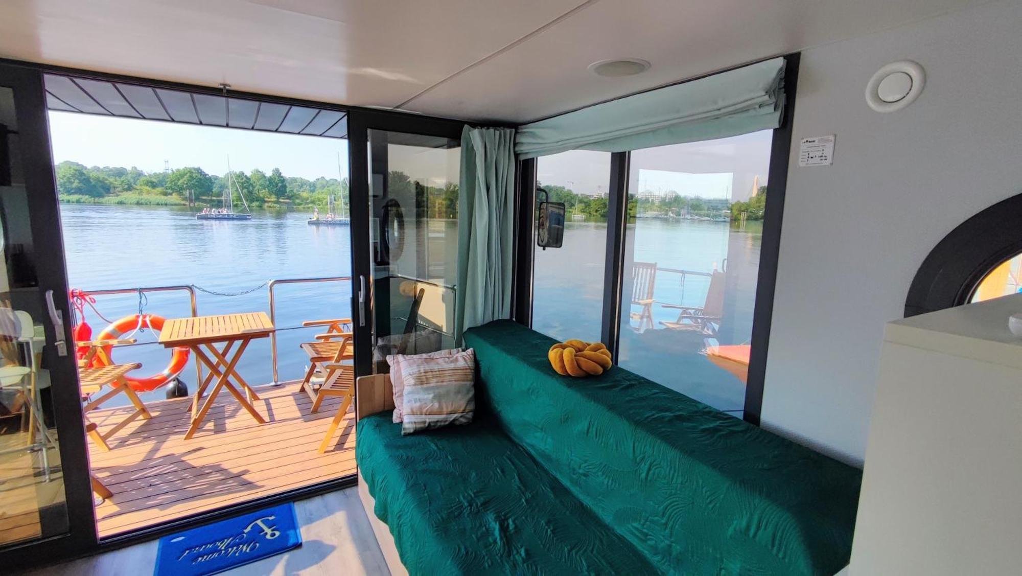 브로츠와프 Houseboat Water Boy Apartament Plywajacy Dom Na Wodzie Lodz 아파트 외부 사진